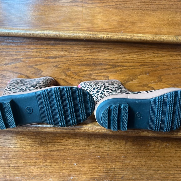 Leopard Rain Boots - Picture 3 of 3